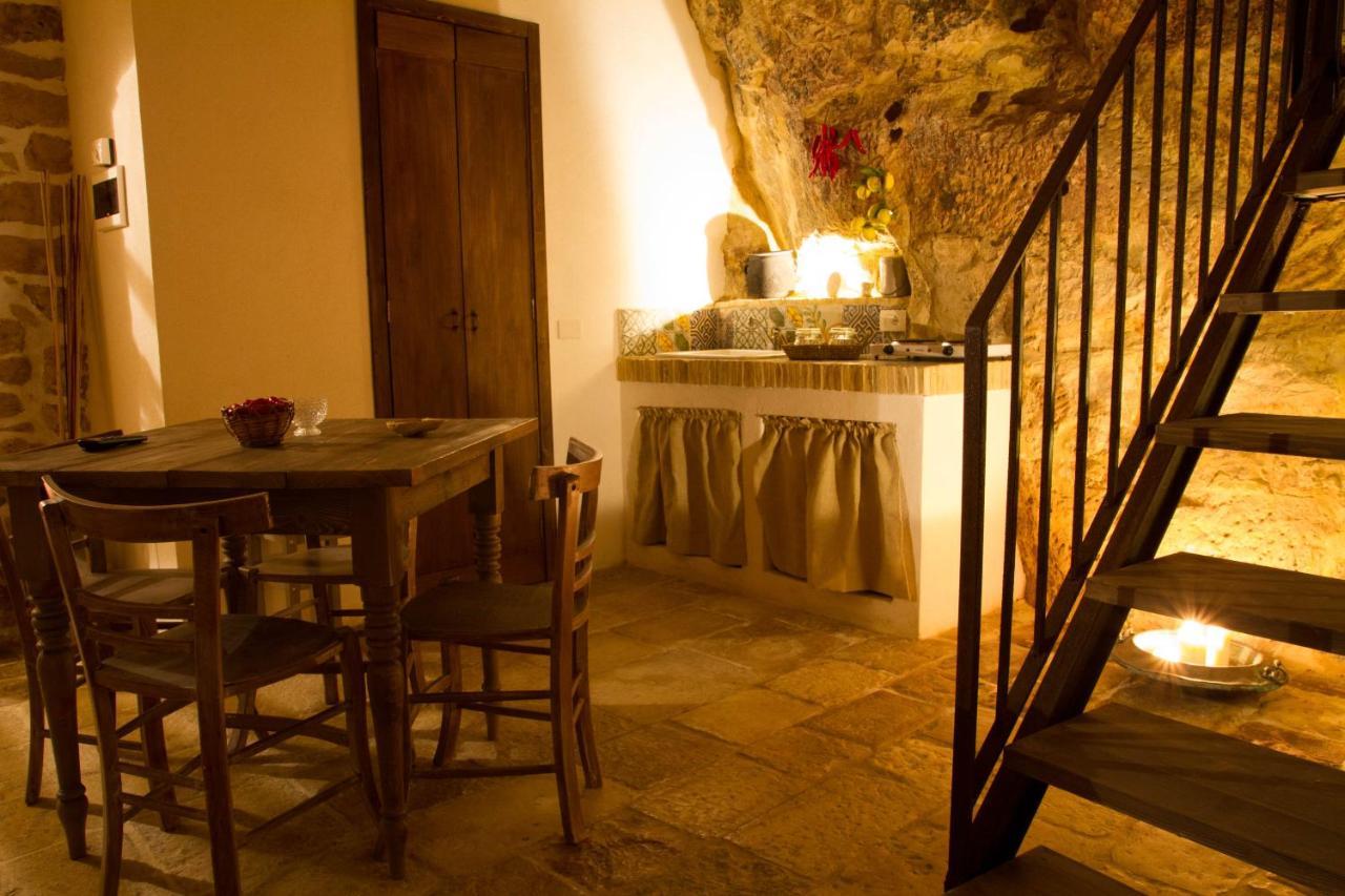 Case-Grotte Degli Avi, Esperienza Abitativa In Grotta Módica Exterior foto