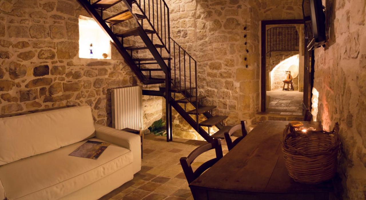 Case-Grotte Degli Avi, Esperienza Abitativa In Grotta Módica Exterior foto