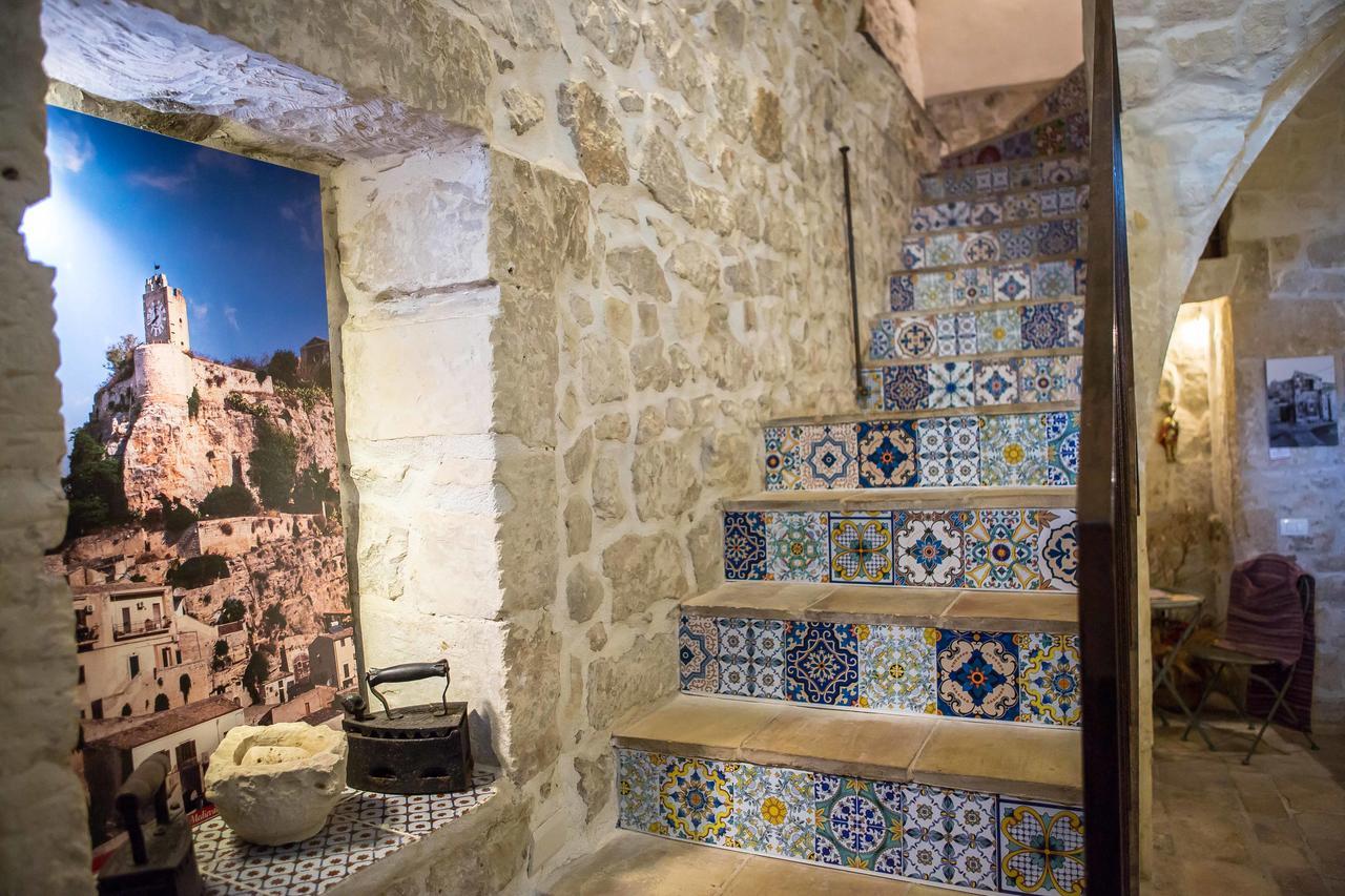 Case-Grotte Degli Avi, Esperienza Abitativa In Grotta Módica Exterior foto
