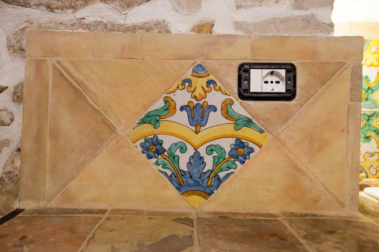 Case-Grotte Degli Avi, Esperienza Abitativa In Grotta Módica Exterior foto
