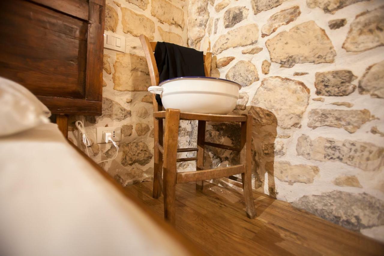 Case-Grotte Degli Avi, Esperienza Abitativa In Grotta Módica Exterior foto