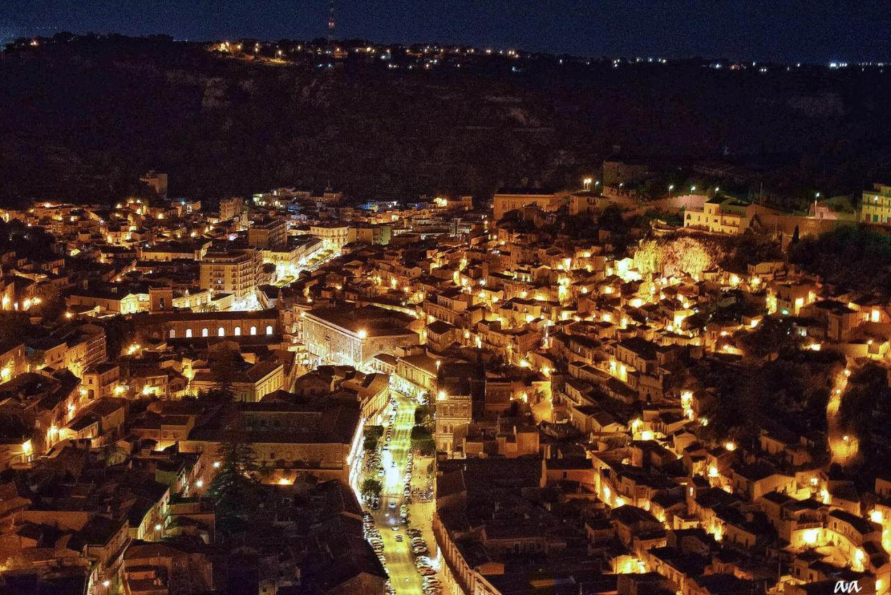 Case-Grotte Degli Avi, Esperienza Abitativa In Grotta Módica Exterior foto