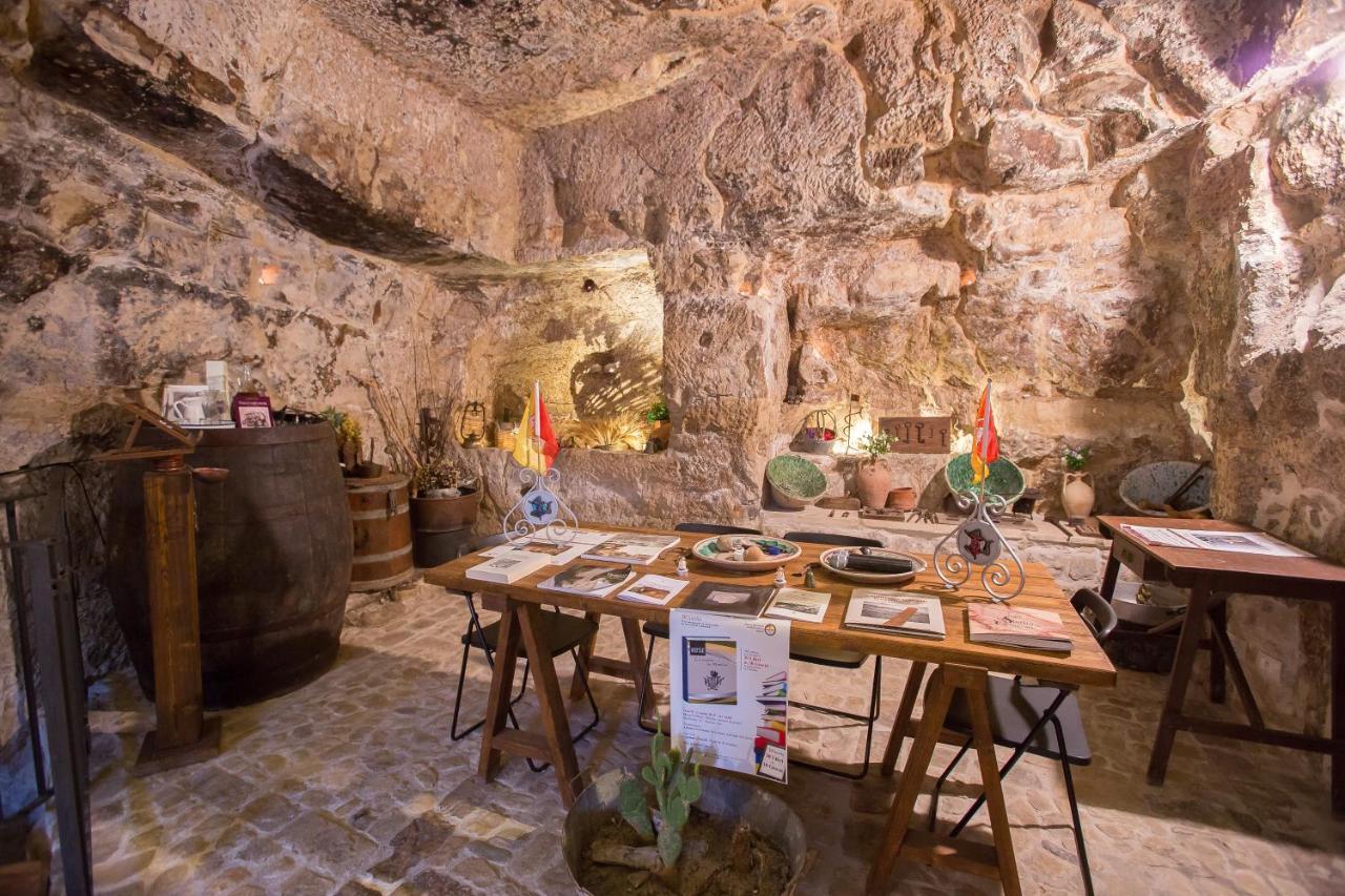 Case-Grotte Degli Avi, Esperienza Abitativa In Grotta Módica Exterior foto